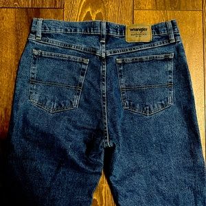 NWOT Men’s Blue Jeans 32x36 Wrangler Authentics